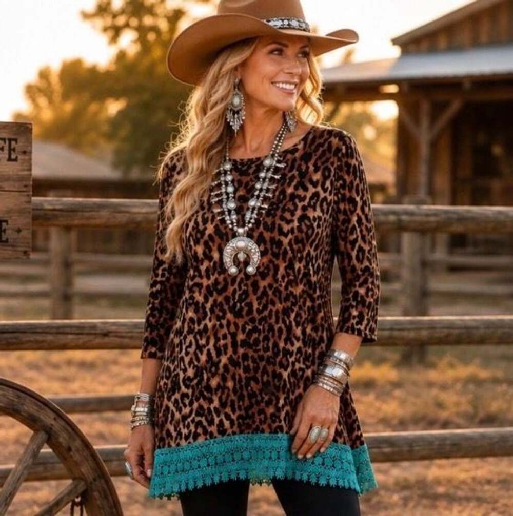 L&B Women’s Medium Leopard Print Tunic Teal Crochet Lace Trim